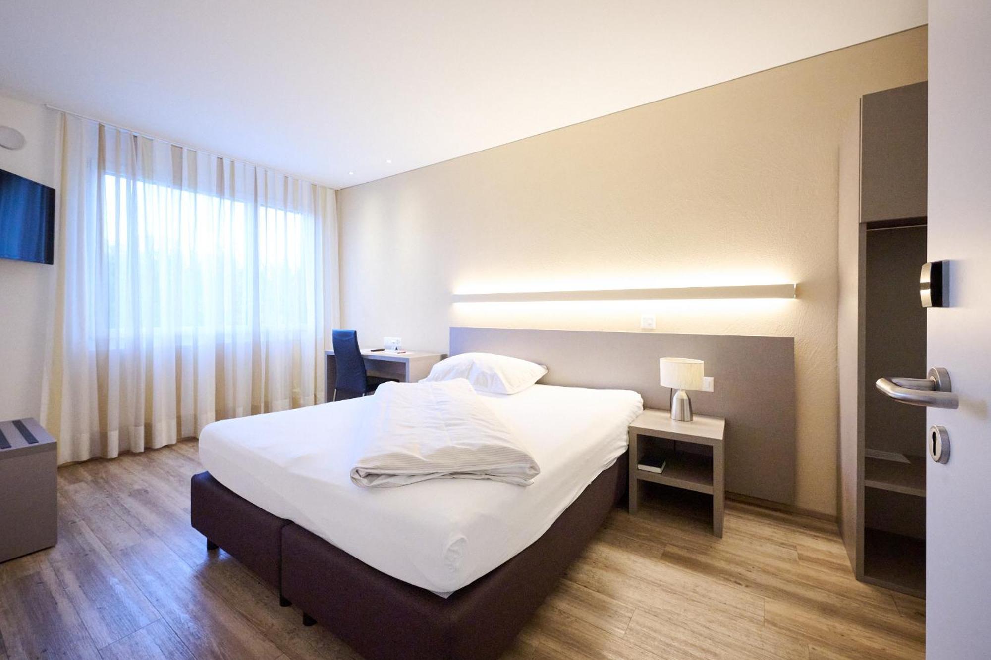 Hotel Am Kreisel Self-Check-In By Smart Hotels Lachen Exterior photo