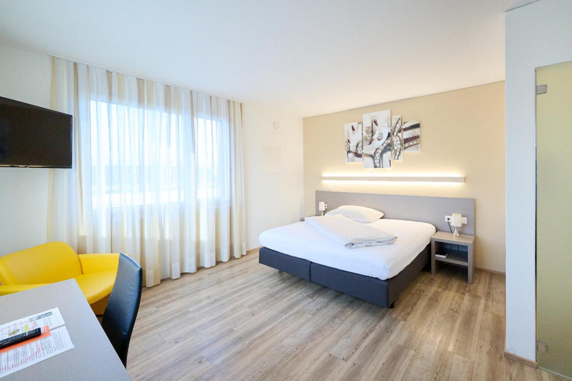 Hotel Am Kreisel Self-Check-In By Smart Hotels Lachen Exterior photo