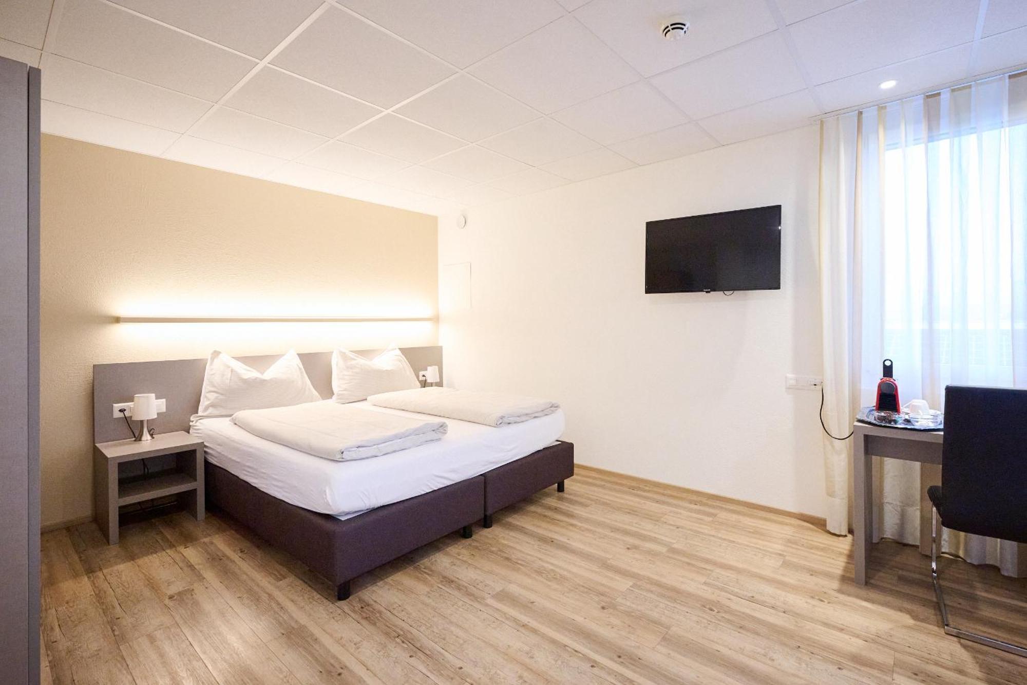 Hotel Am Kreisel Self-Check-In By Smart Hotels Lachen Exterior photo