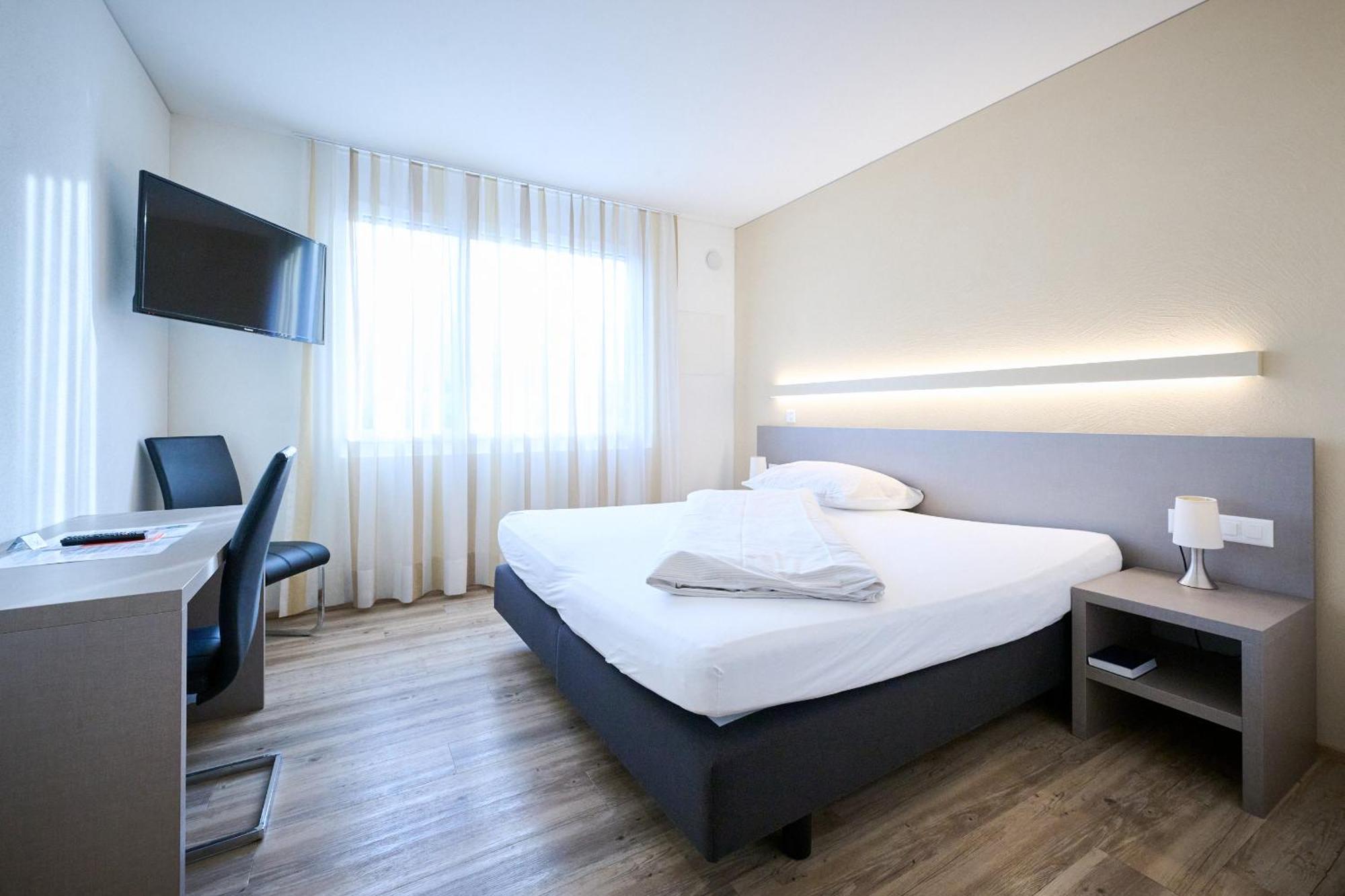 Hotel Am Kreisel Self-Check-In By Smart Hotels Lachen Exterior photo