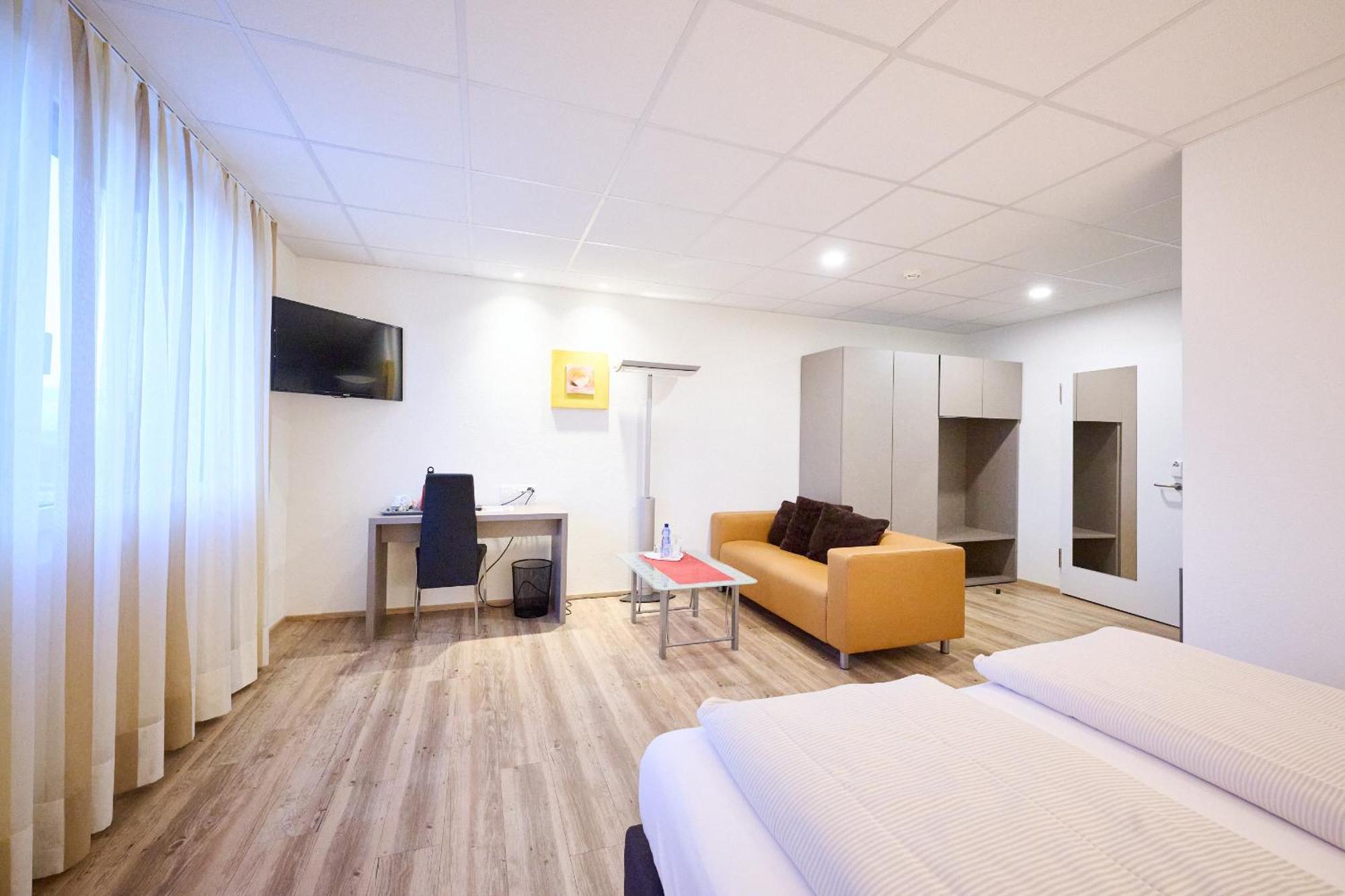 Hotel Am Kreisel Self-Check-In By Smart Hotels Lachen Exterior photo